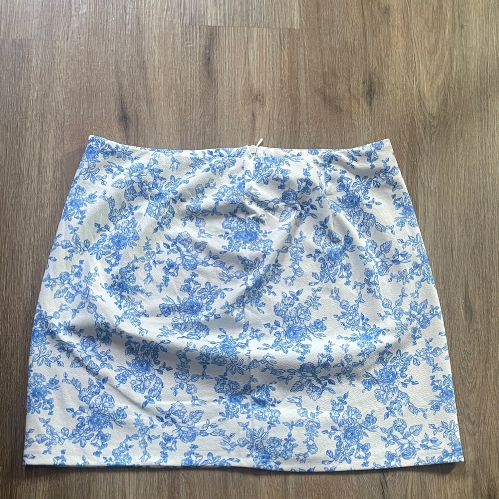 SHEIN Blue and White Floral Mini Skirt
